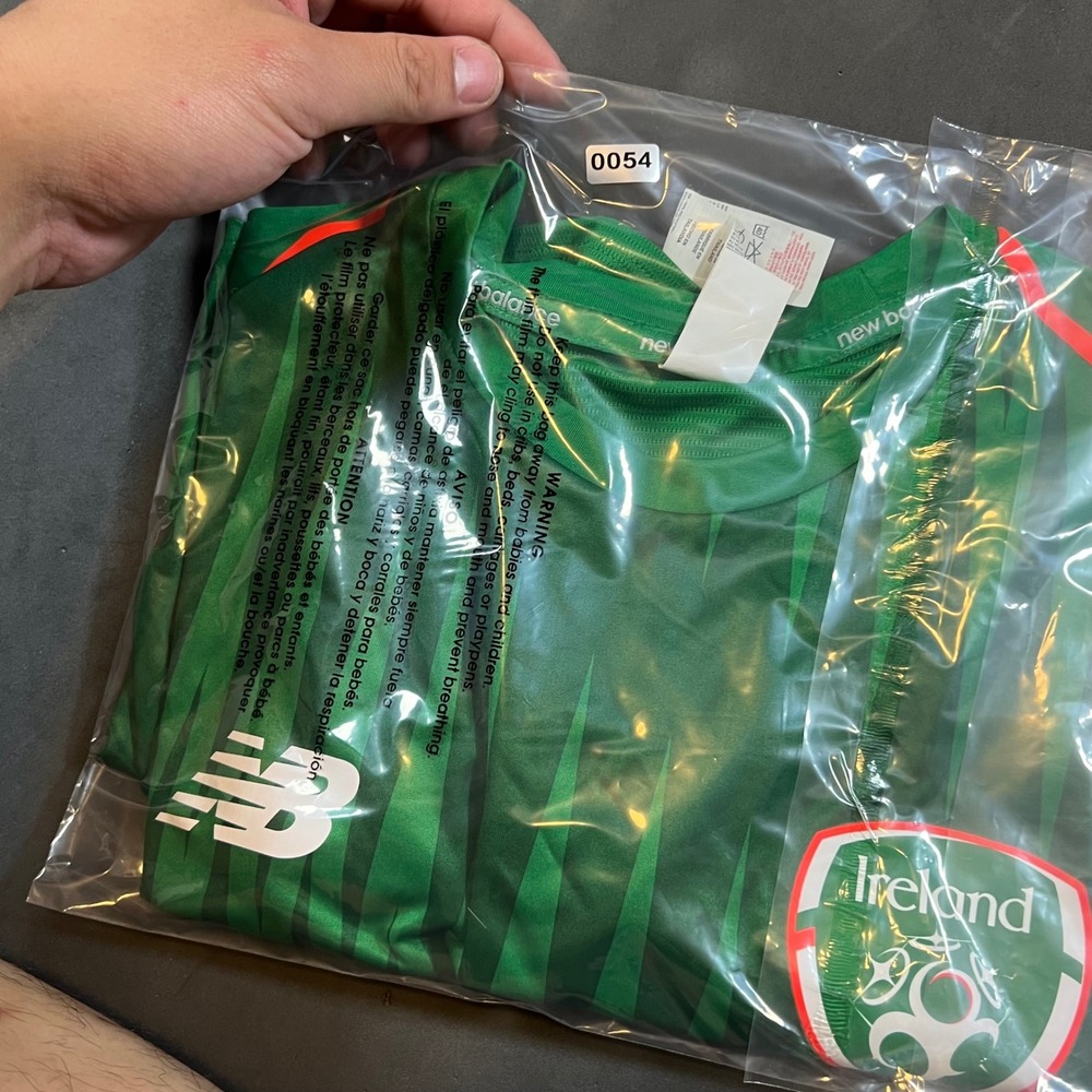New Balance Republic of Ireland National Team Football Training Jersey Size L - Picture 10 of 10